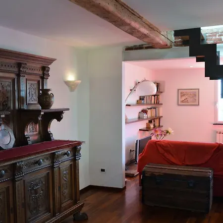 Sunflower With Private Terrace And Lift Apartment